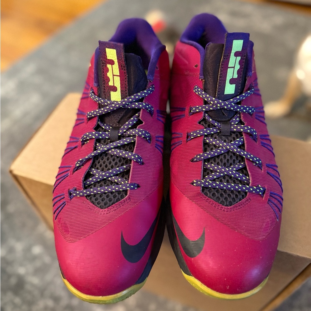 Nike Air Max - LeBron X